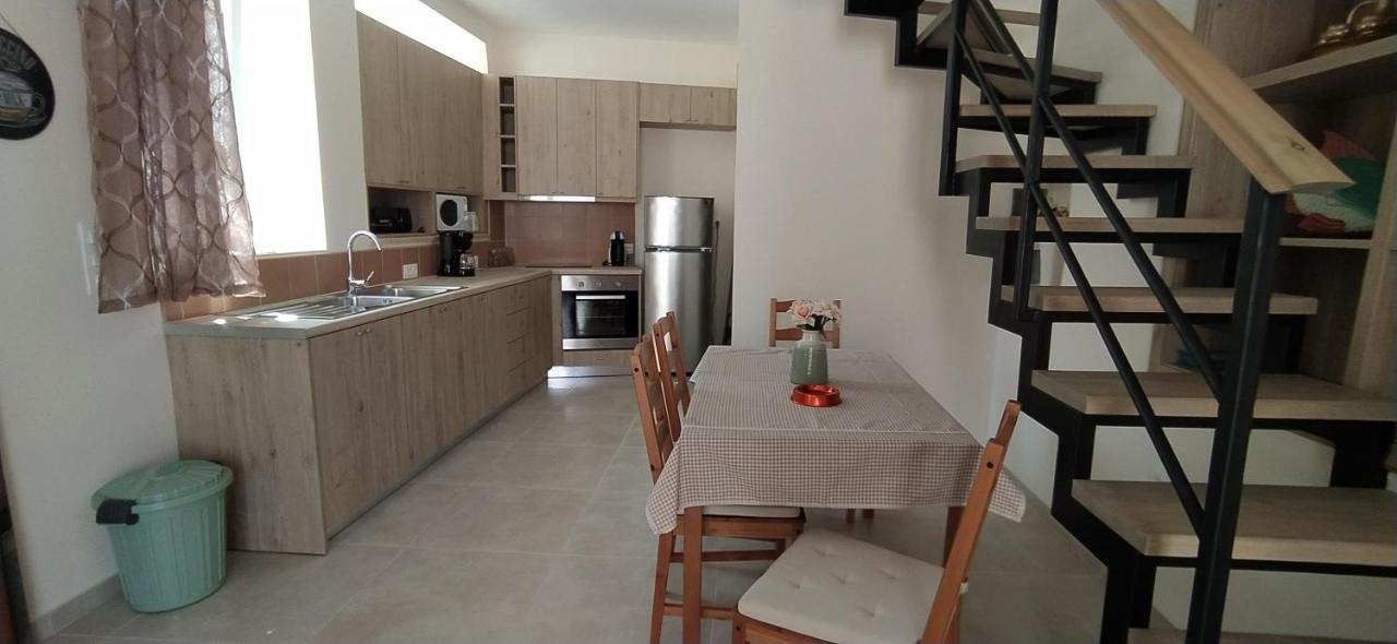 Kalamitsi 2 Floor Apartment Kalamítsion Alexándrou エクステリア 写真